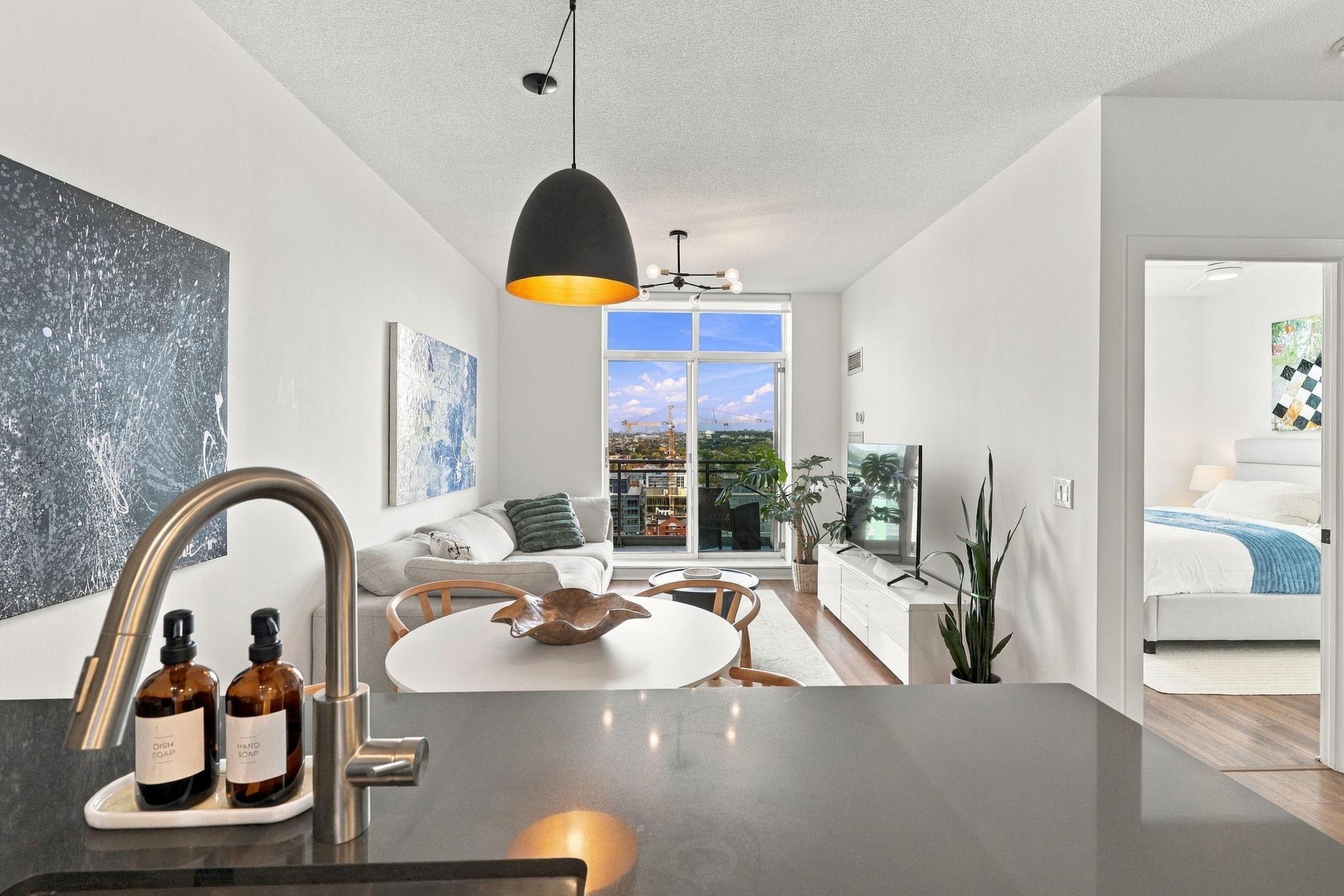 Property in Toronto — delivered property photograph 8