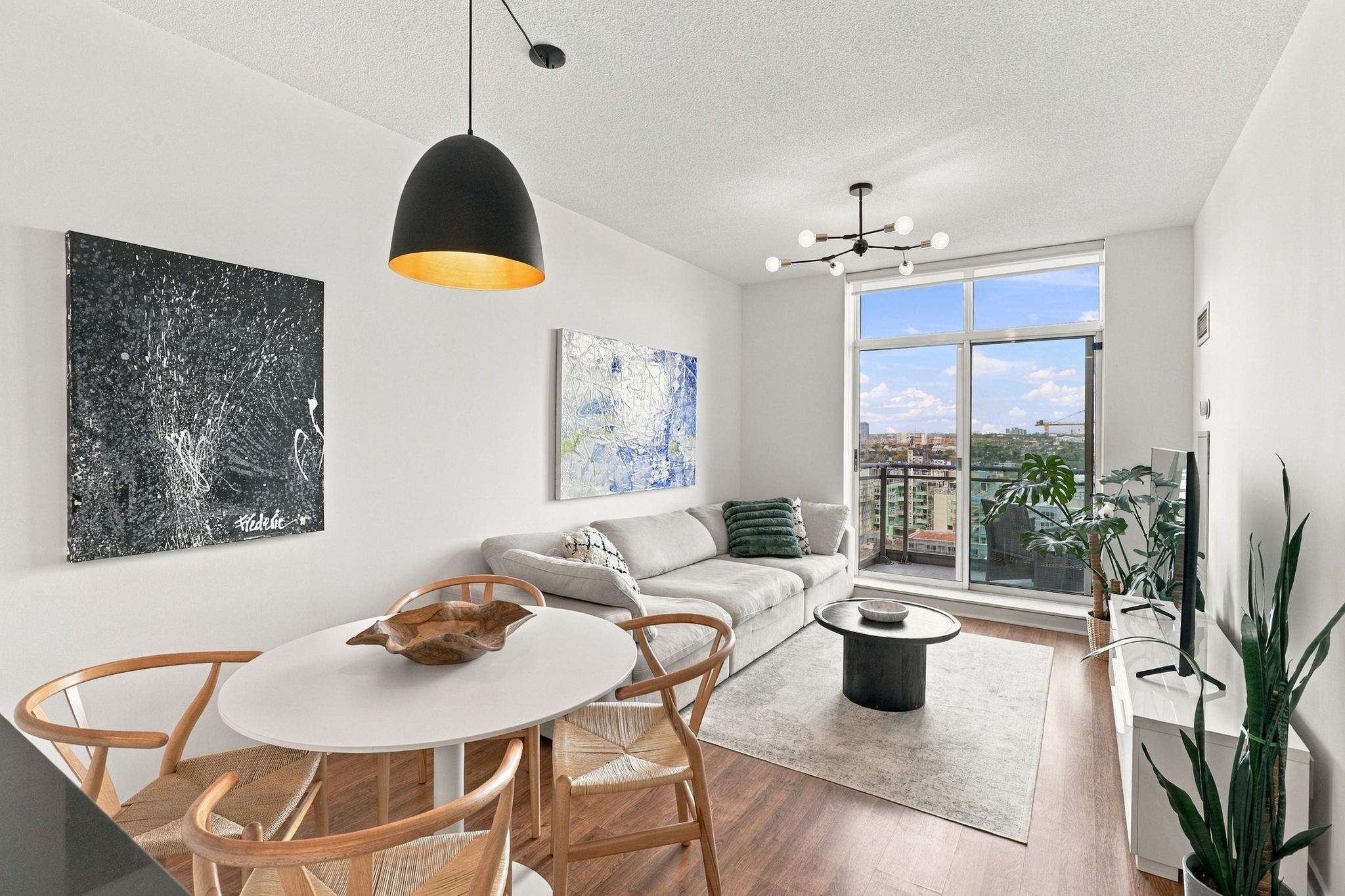 Property in Toronto — delivered property photograph 9