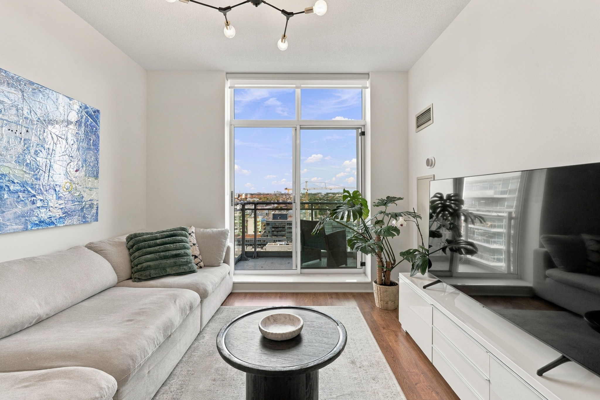 Property in Toronto — delivered property photograph 11