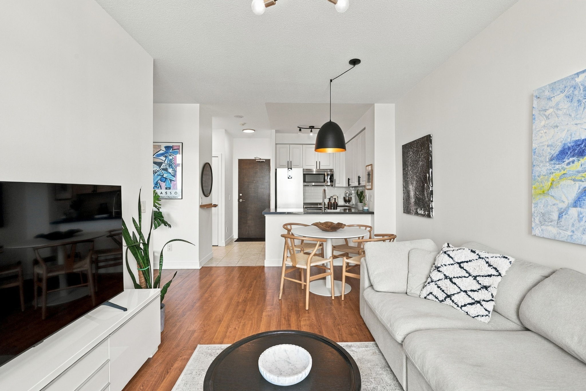 Property in Toronto — delivered property photograph 12