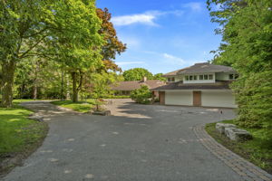 50 Park Ln Cir, Toronto ON — real estate photography by Amazing Photo Video
