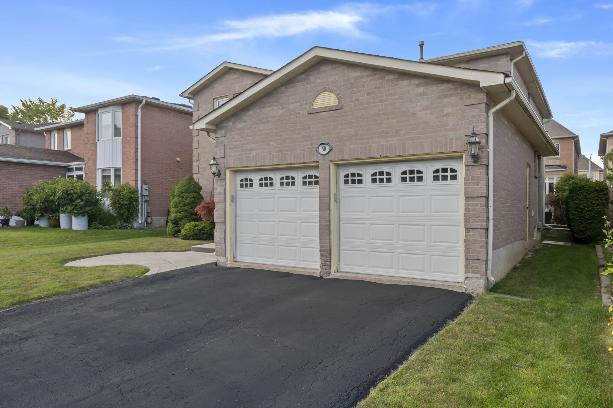 50 Pickett Crescent Richmond Hill, ON L4C 9L3