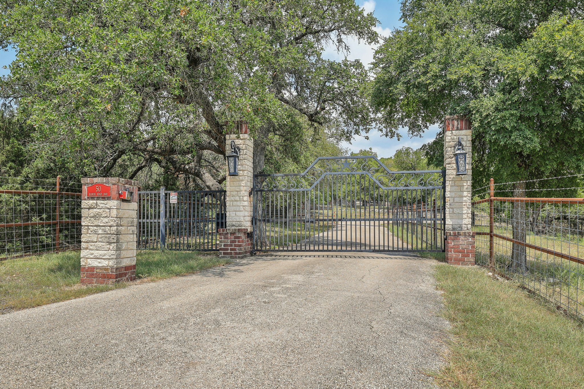 Ranch to Market Rd 1869-003.jpg