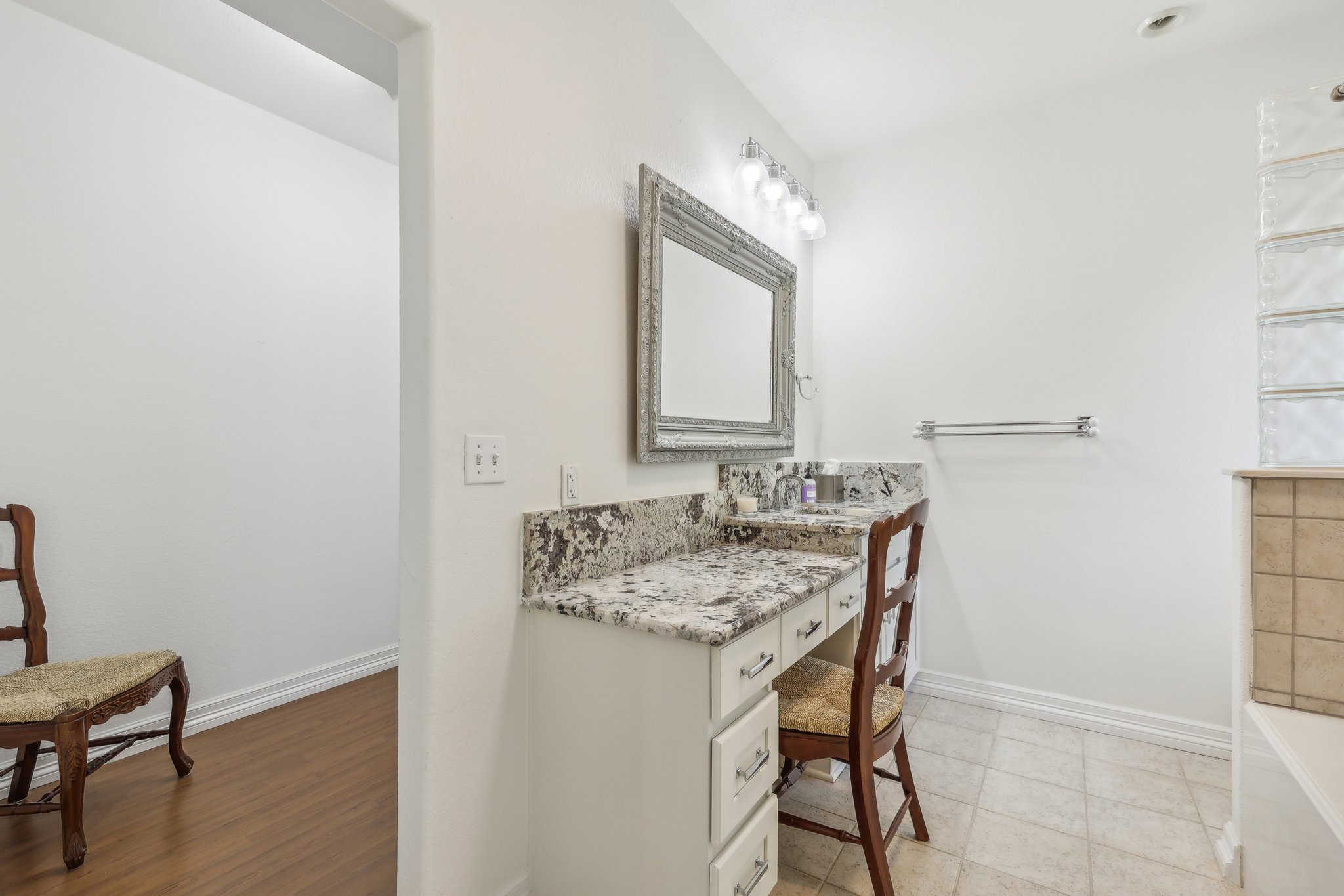 Ranch to Market Rd 1869-056.jpg