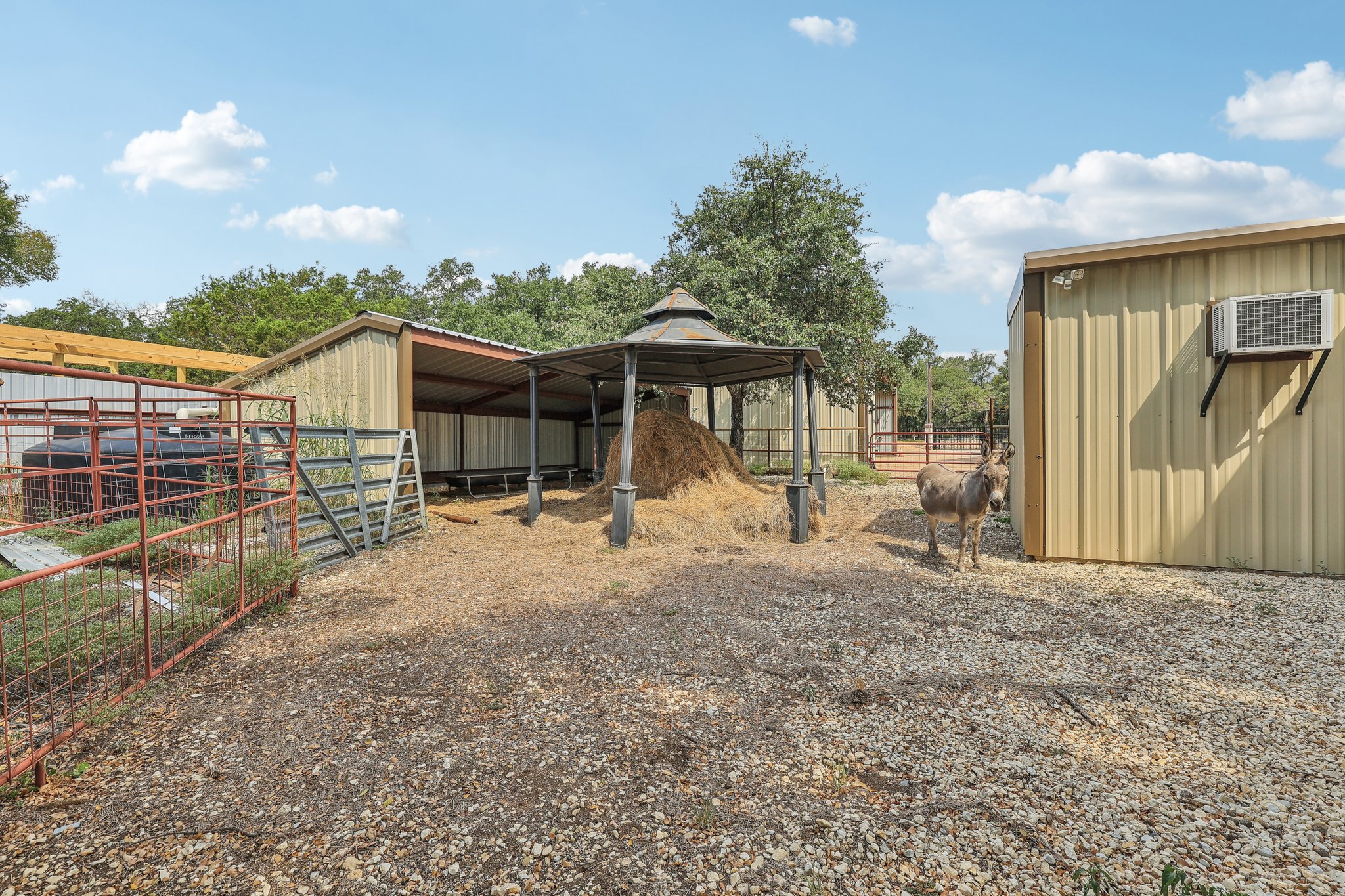 Ranch to Market Rd 1869-090.jpg