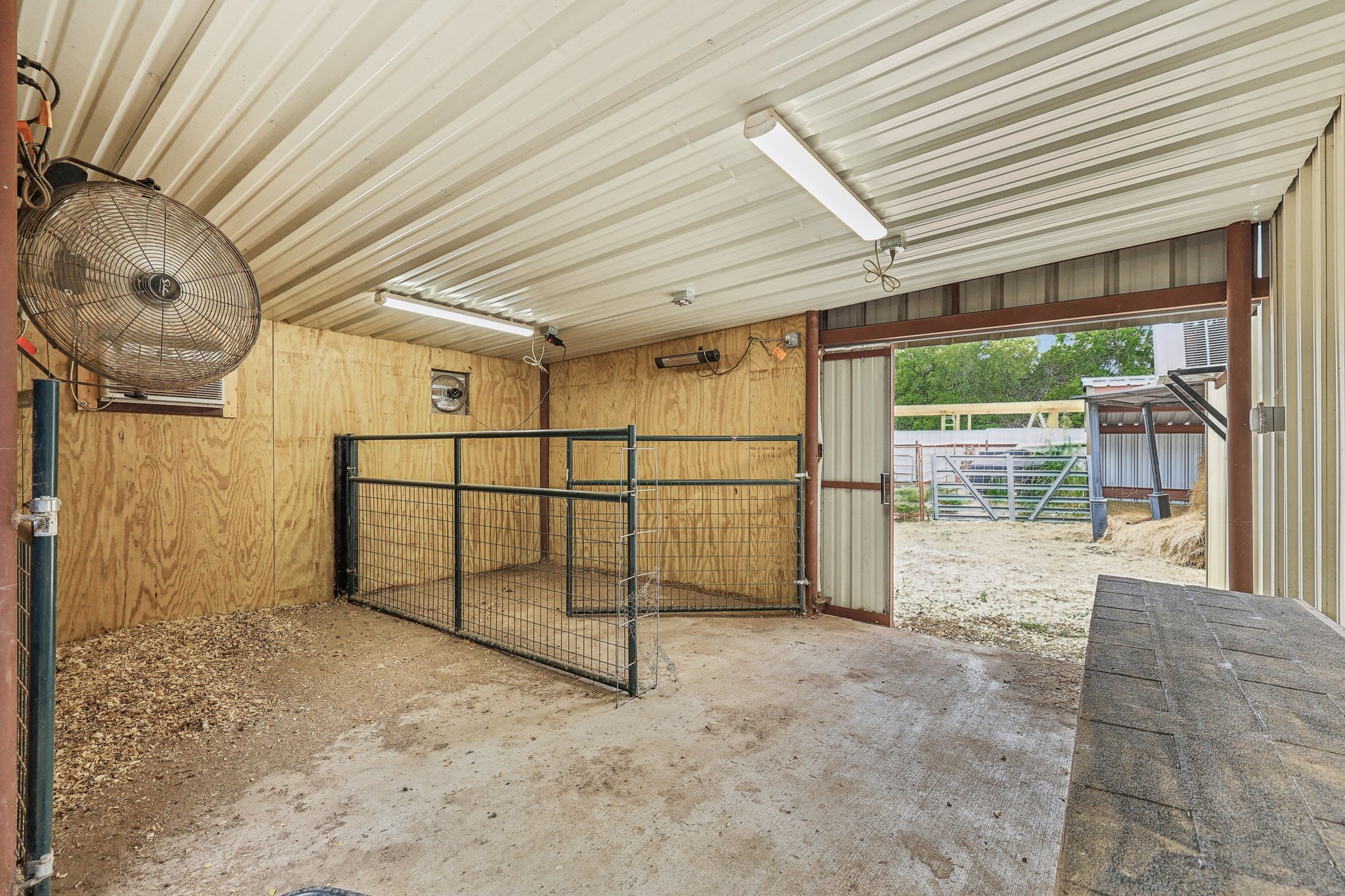 Ranch to Market Rd 1869-100.jpg