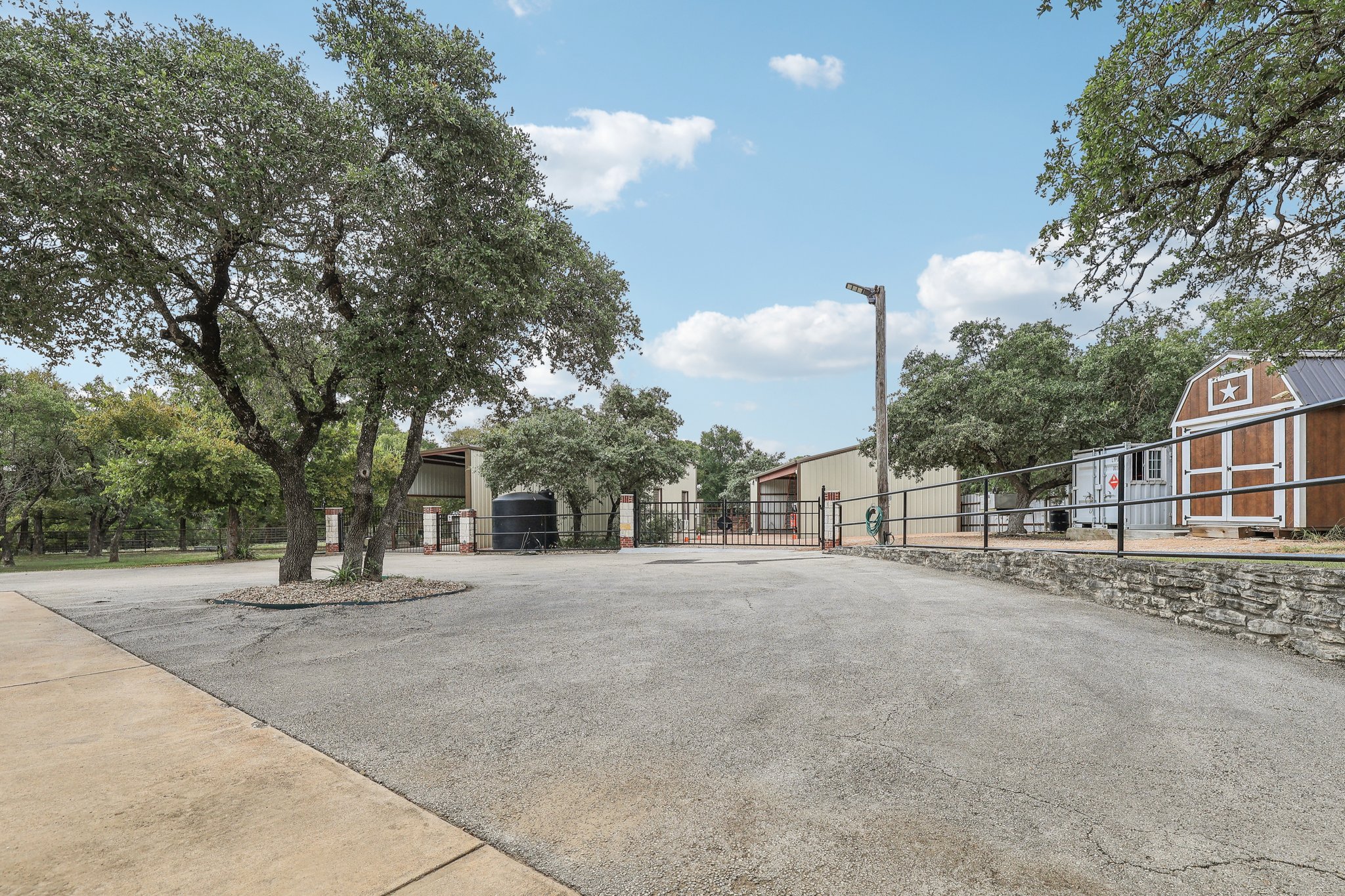 Ranch to Market Rd 1869-101.jpg