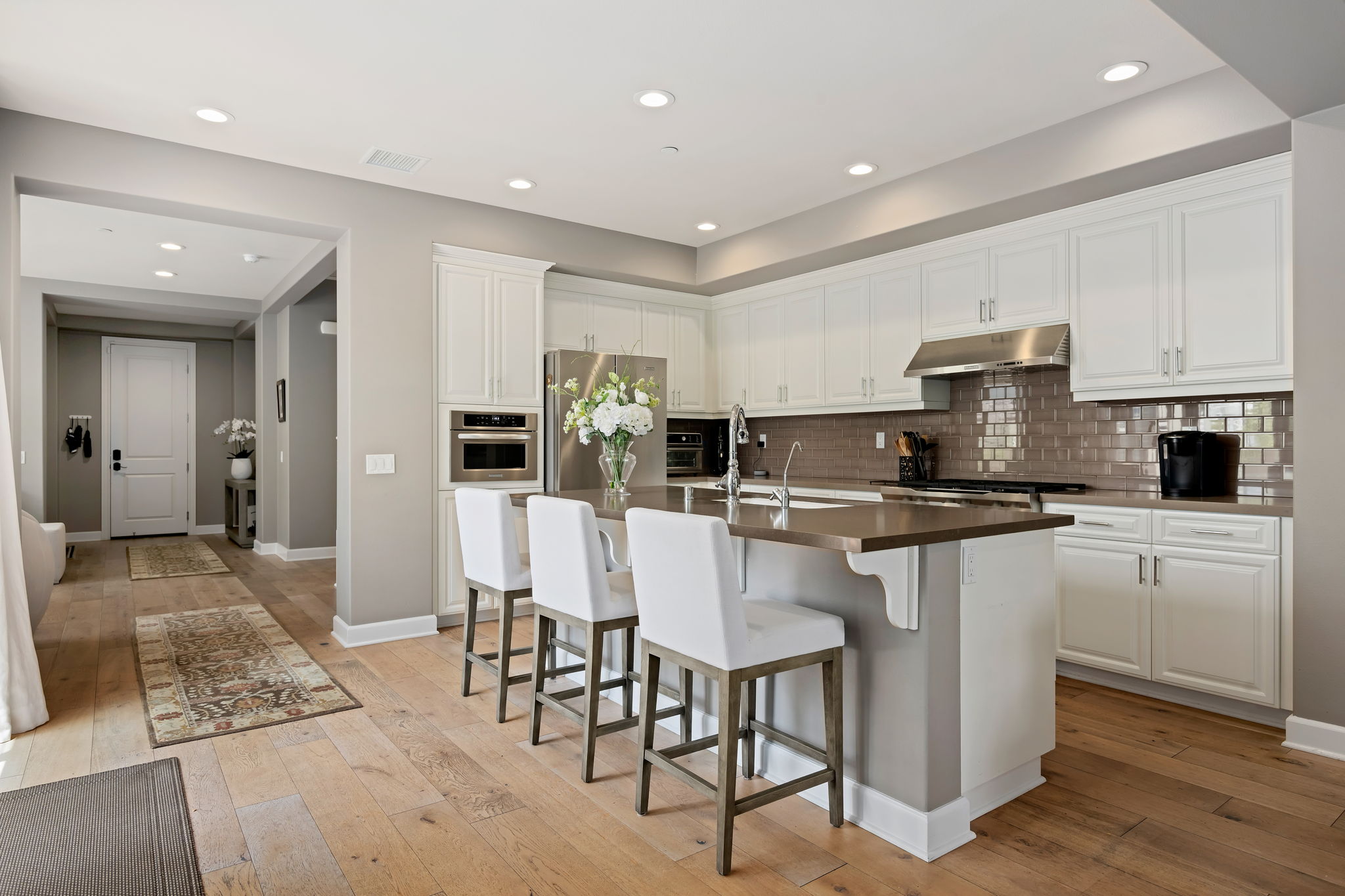 15 - Kitchen