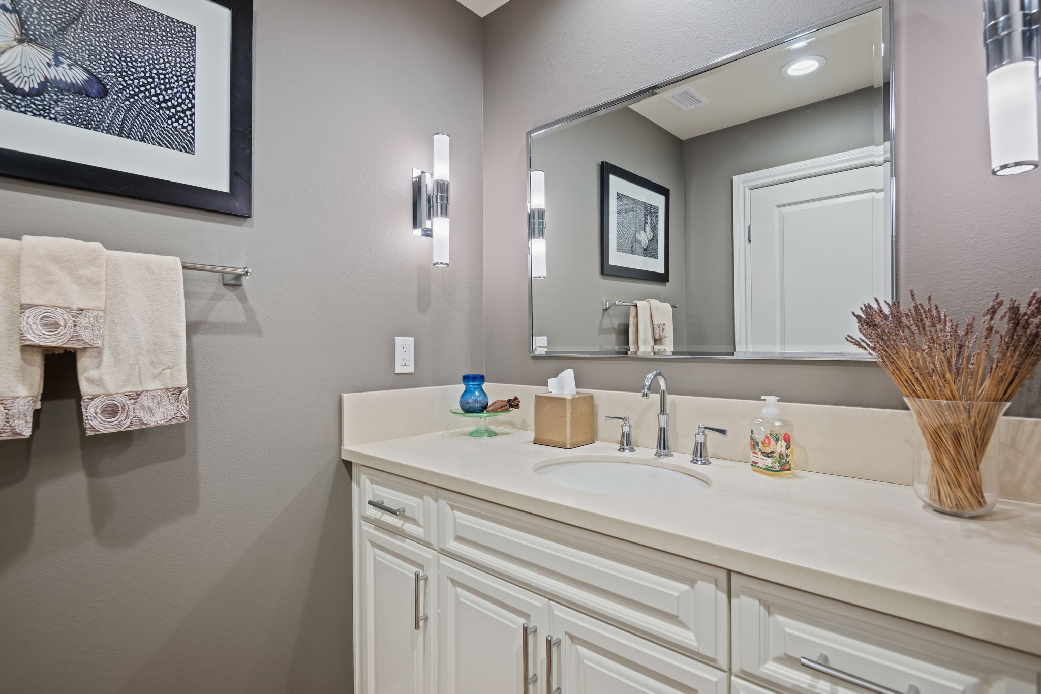 32 - Powder Room