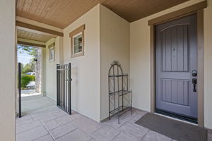 03 - Entrance