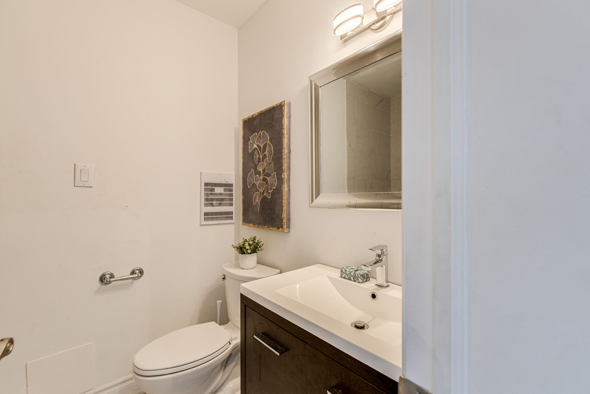 Toronto property showcase — delivered property photograph 14