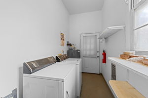 Photo 37