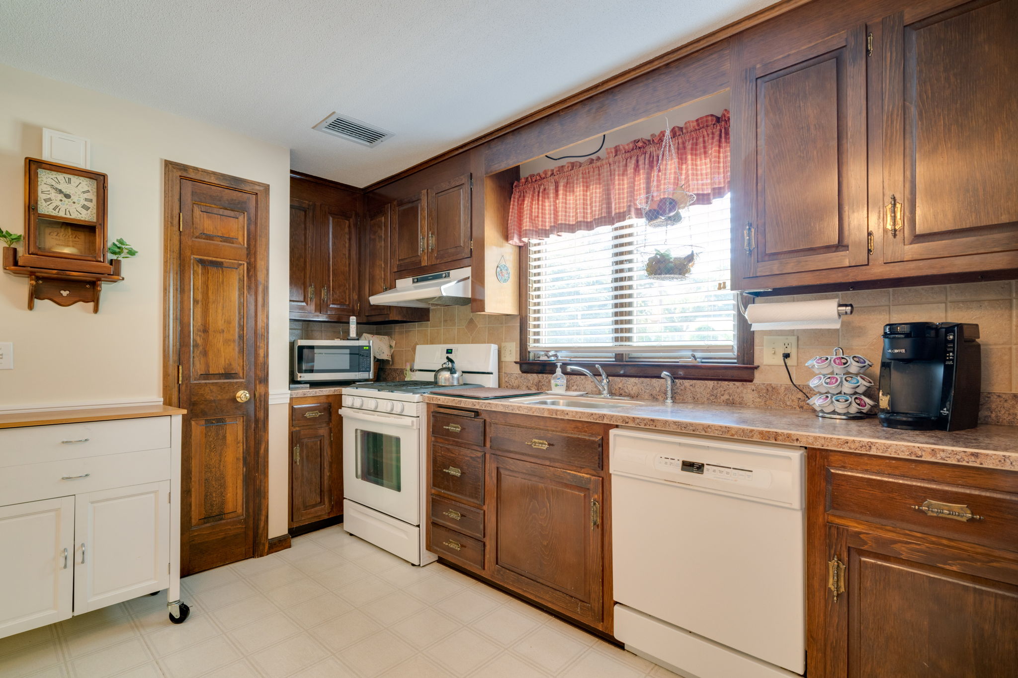  50 Valley Dr, Berlin, CT 06037, US Photo 13