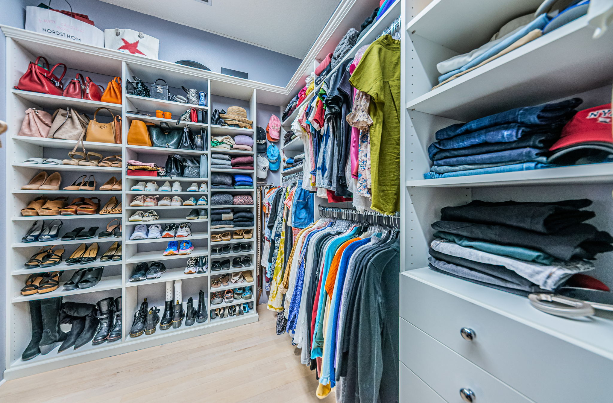 Master Bedroom Walk-in Closet1a