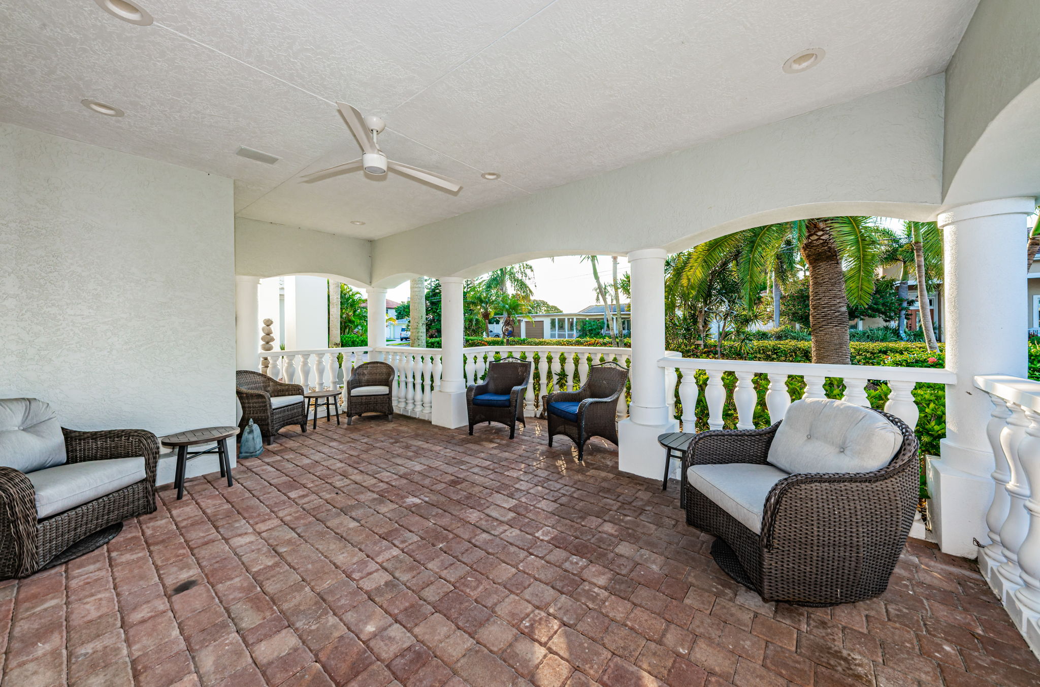 Front Lanai1