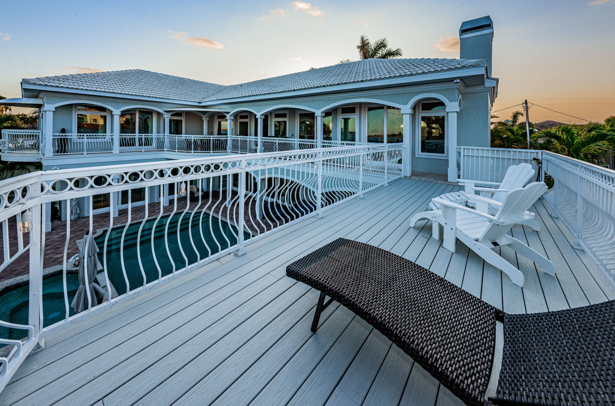 Sundeck Balcony4