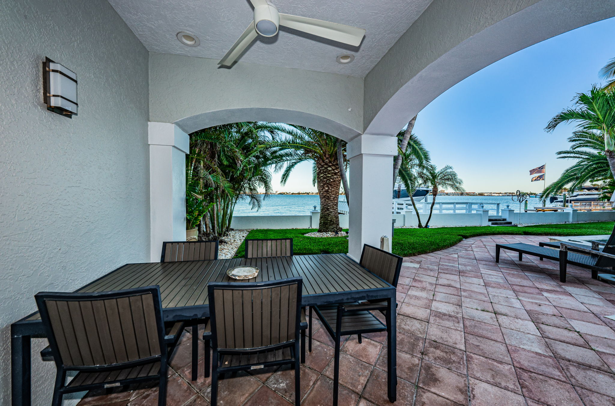 Pool Lanai3
