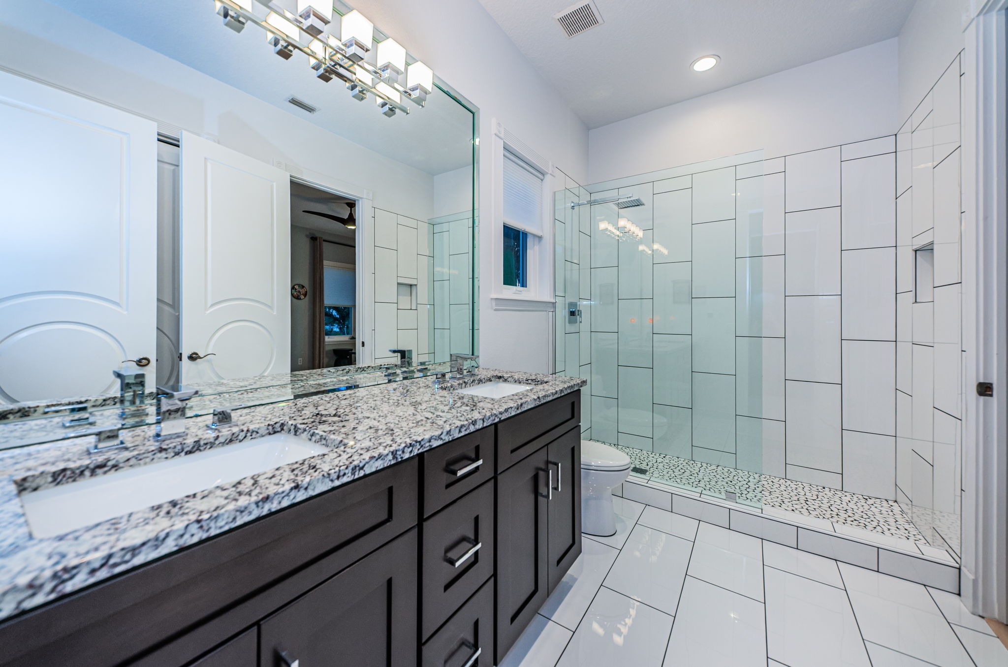 Jack n Jill Bathroom