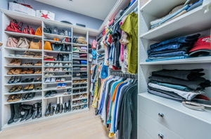 Master Bedroom Walk-in Closet1a