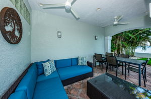 Pool Lanai1