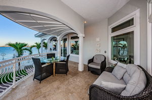 Balcony3
