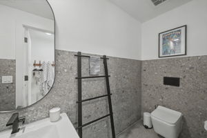  Photo 34