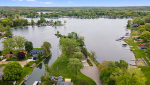  Photo 44