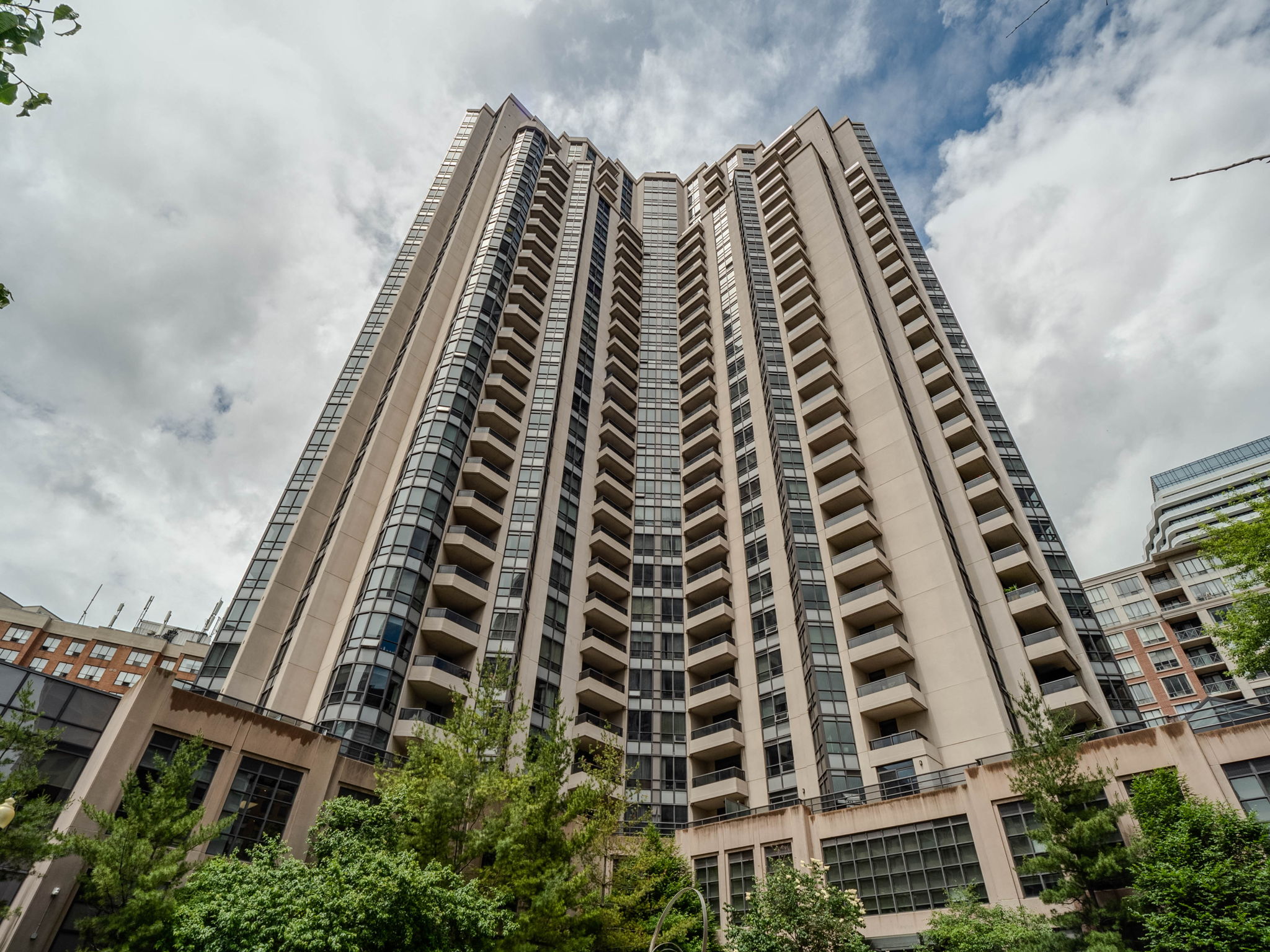 500 Doris Ave Unit 2323 Toronto, ON M2N 0C1