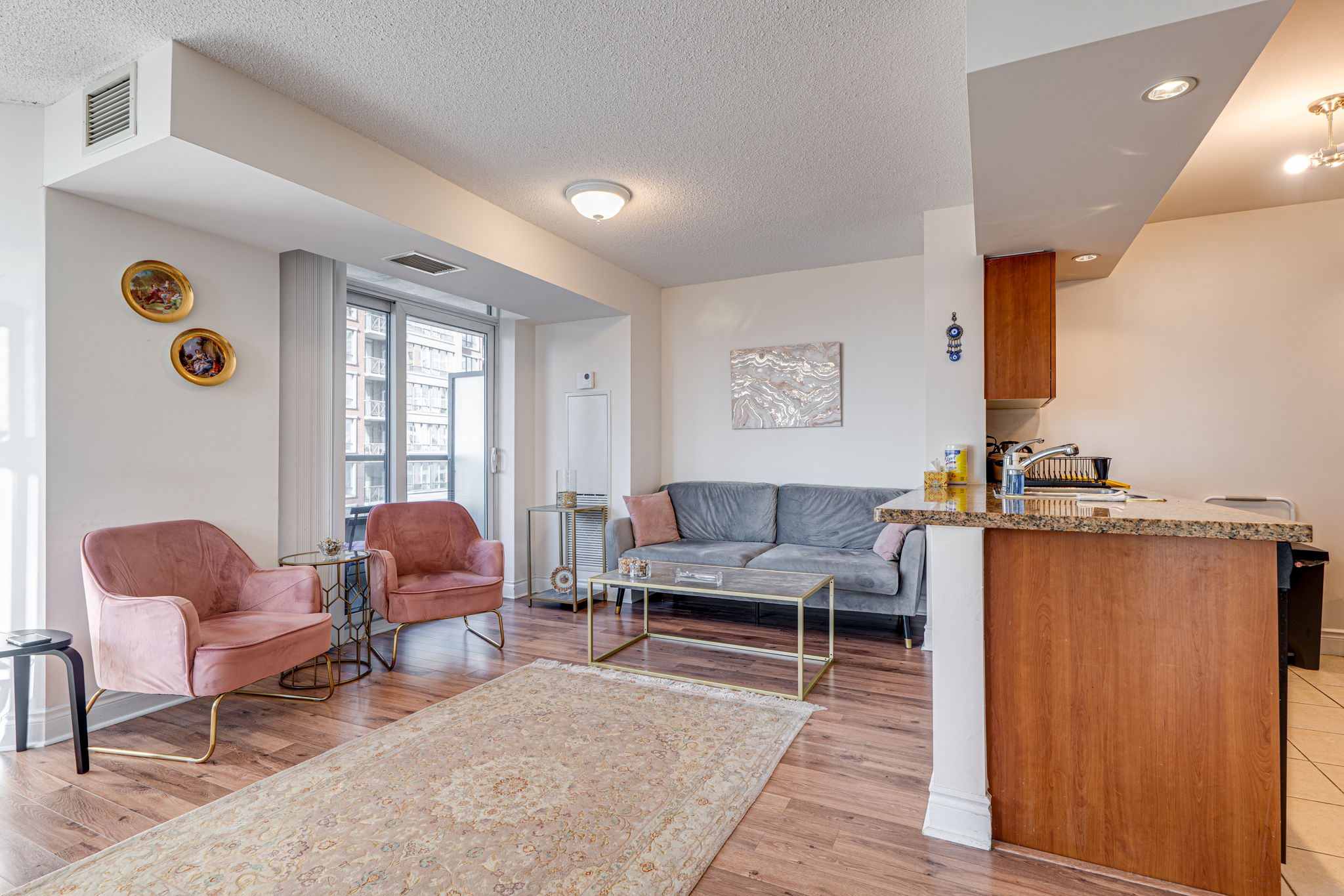 500 Doris ave Unit 819 North York, ON M2N0C1