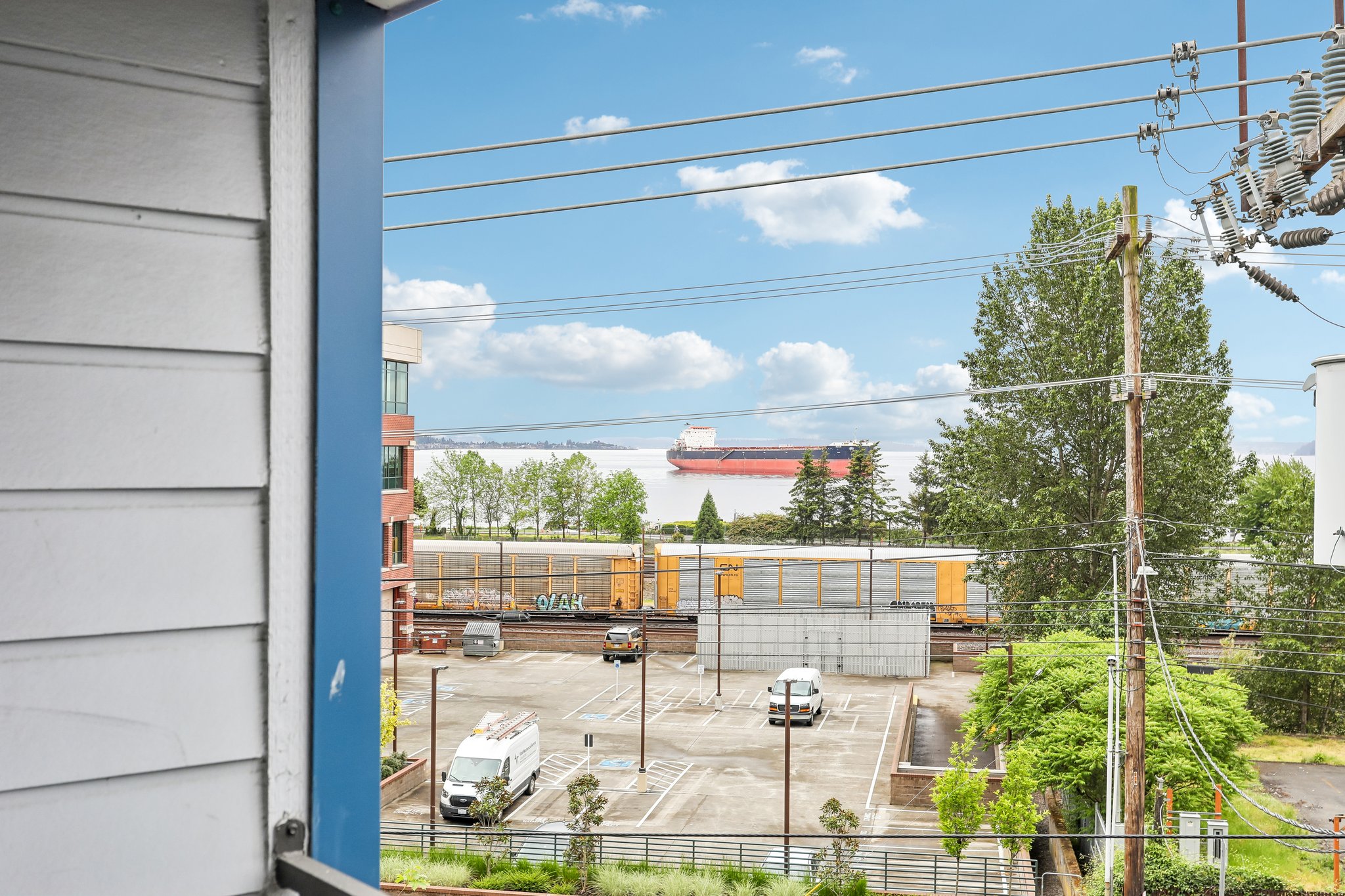 Elliott Ave W 405-S2705-027.jpg