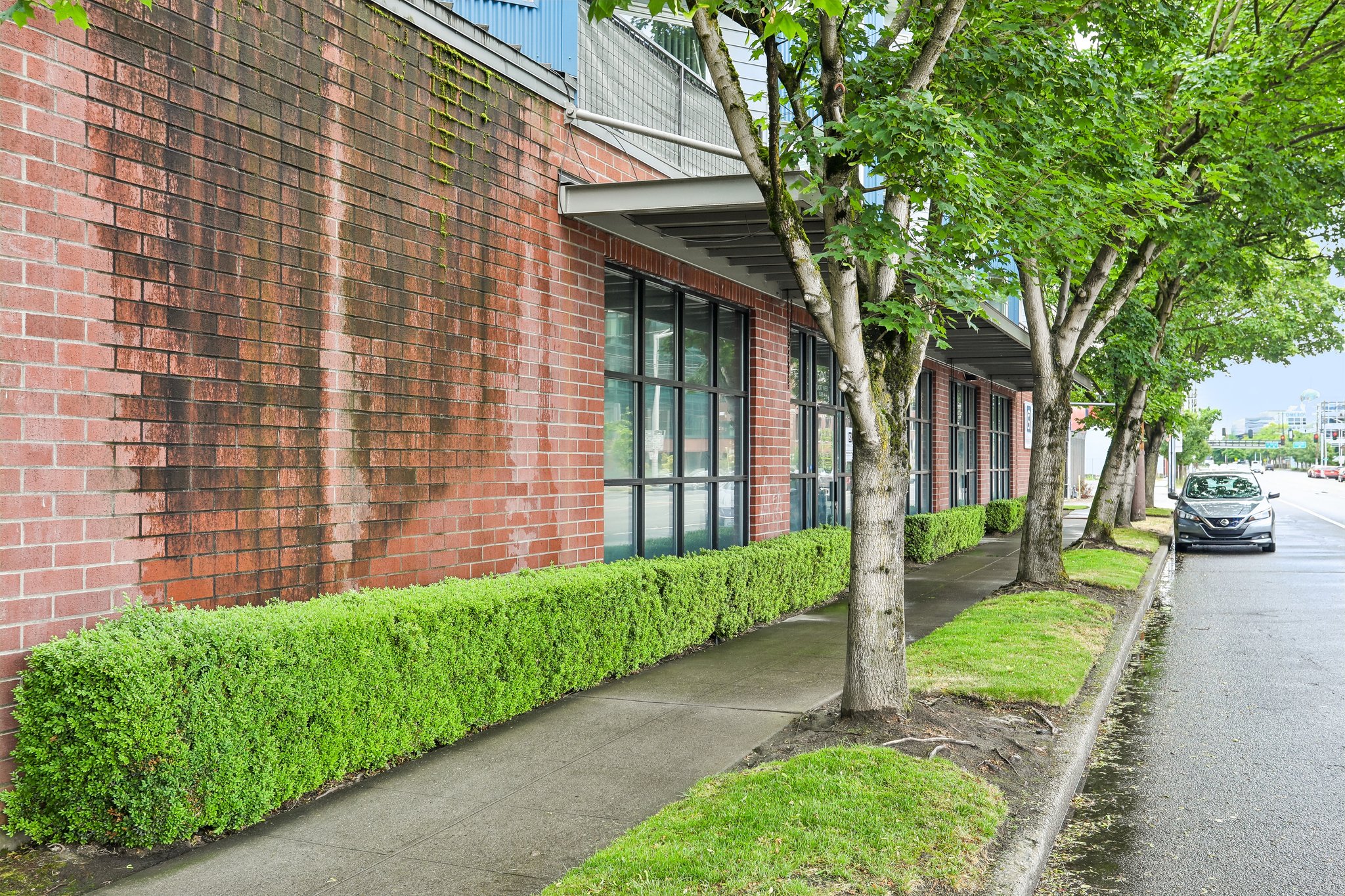 Elliott Ave W 405-S2705-031.jpg