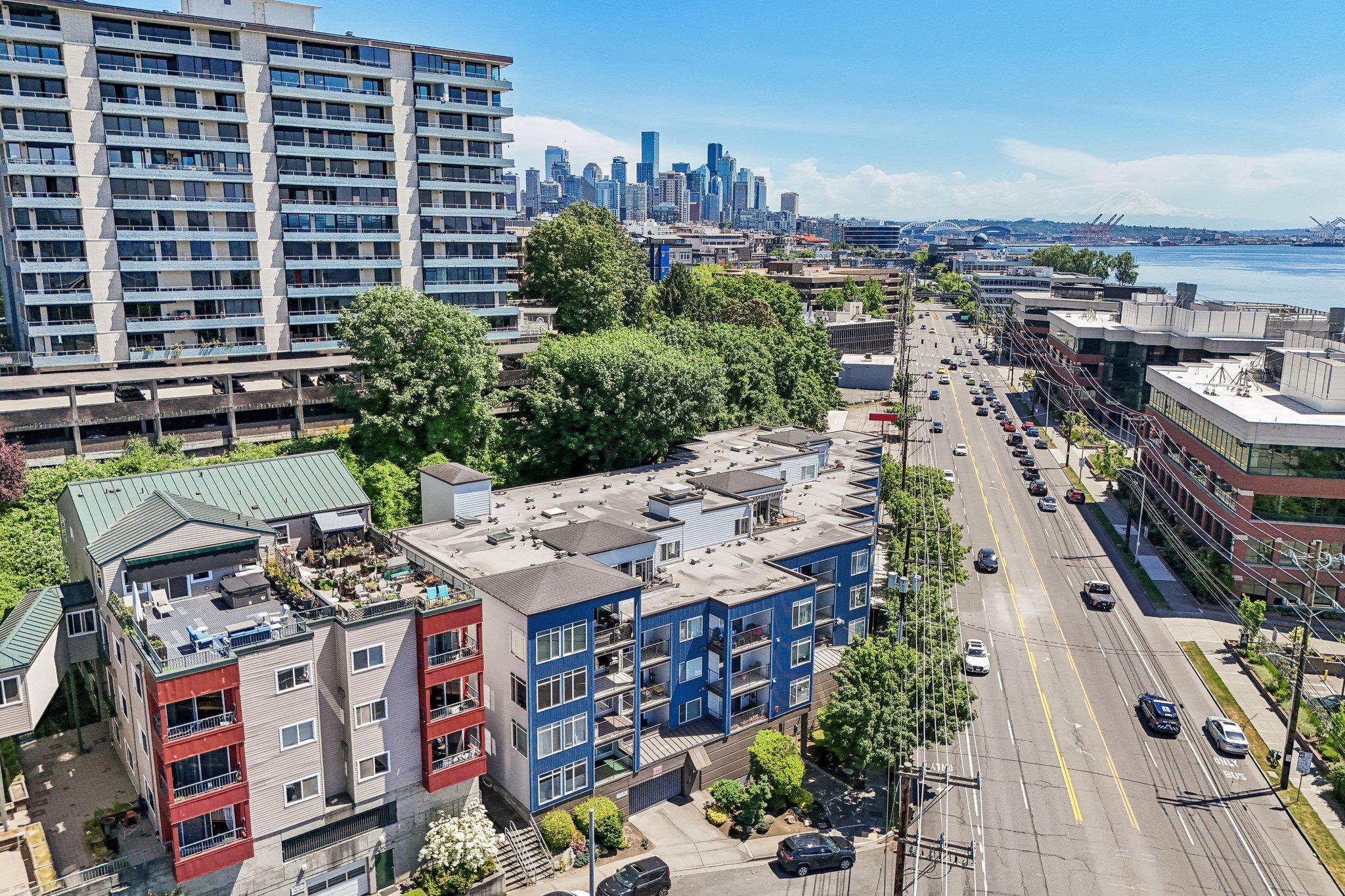 Elliott Ave W 405-S2905-002.jpg