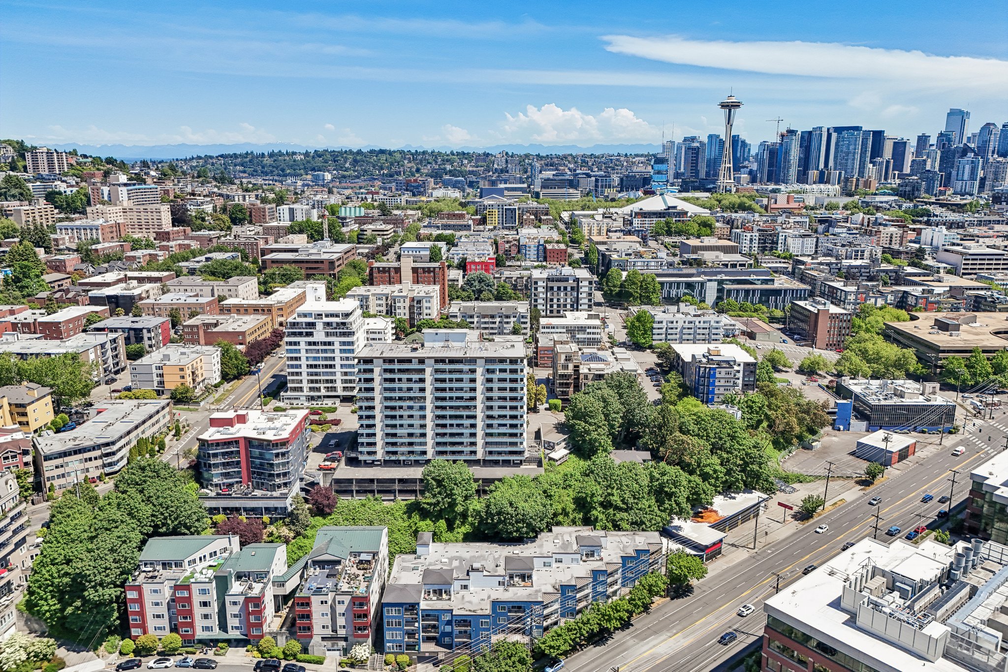 Elliott Ave W 405-S2905-007.jpg