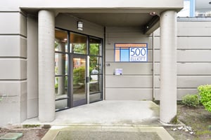 Elliott Ave W 405-S2705-002.jpg