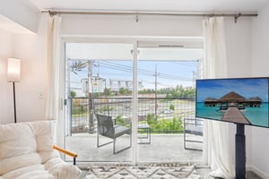 Elliott Ave W 405-S2705-009.jpg
