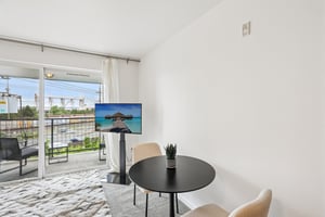 Elliott Ave W 405-S2705-012.jpg