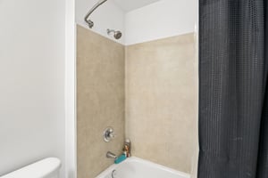 Elliott Ave W 405-S2705-022.jpg
