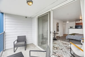 Elliott Ave W 405-S2705-025.jpg