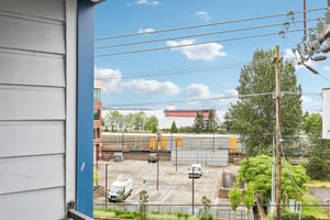 Elliott Ave W 405-S2705-027.jpg