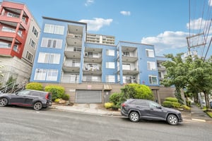 Elliott Ave W 405-S2705-032.jpg