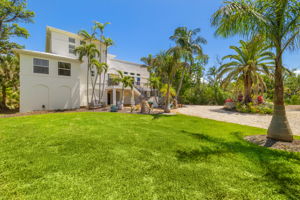 Front Exterior 3 (2)