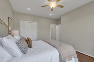  Photo 56