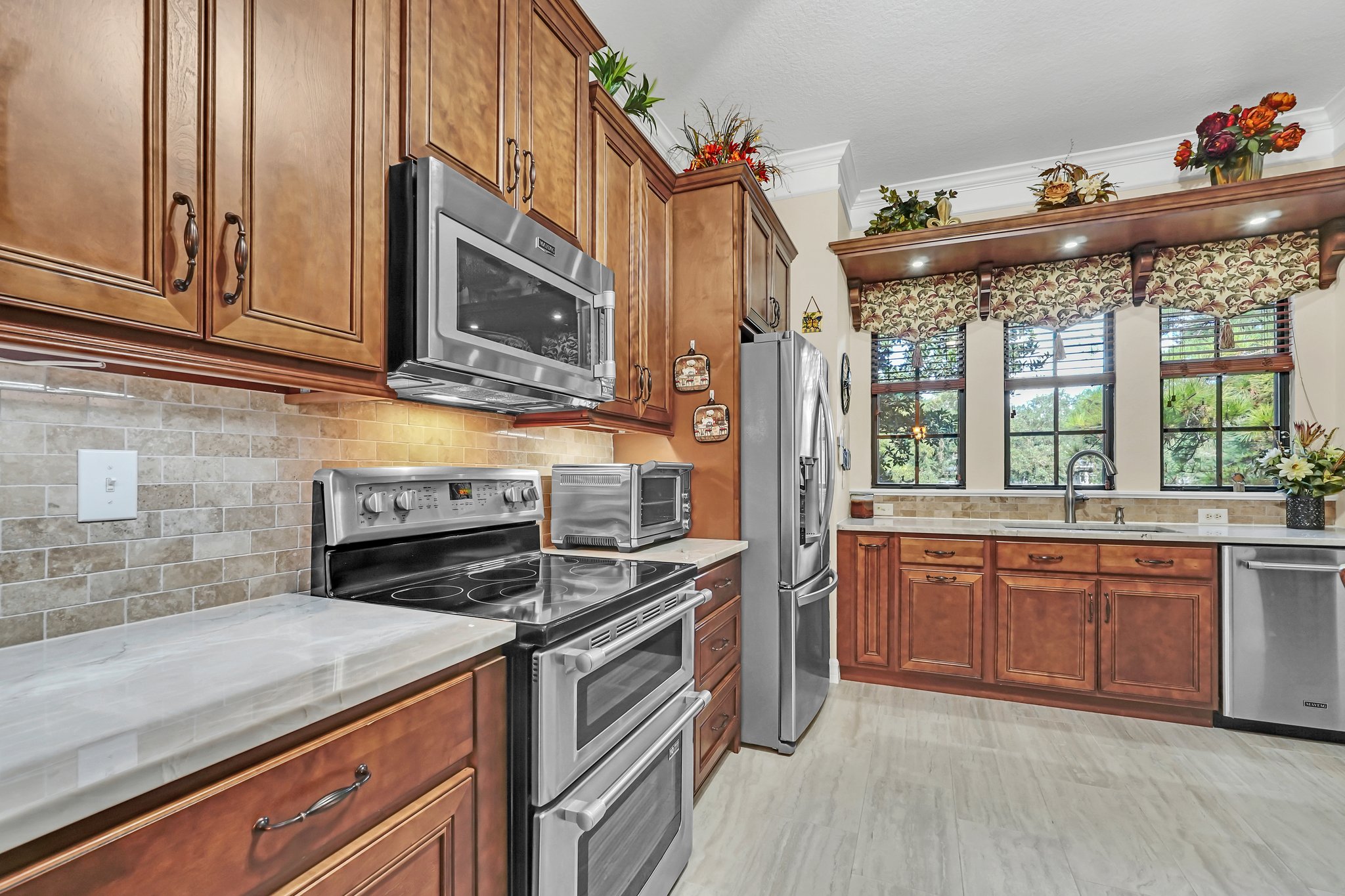 Beautifully Upgraded Kitchen