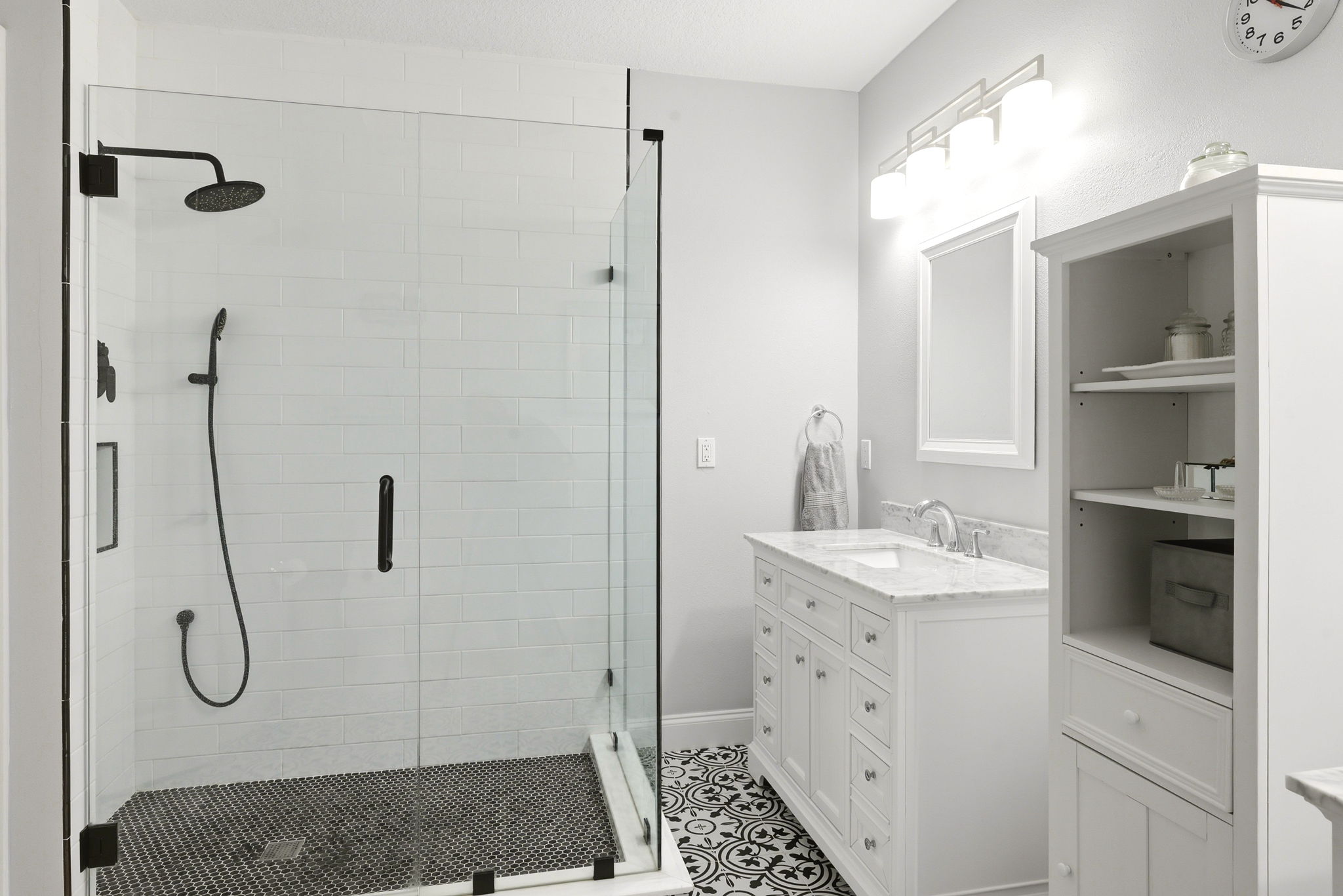Seamless Luxury Glass Walk-In Shower