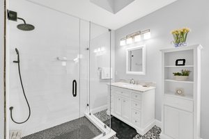 Seamless Luxury Glass Walk-In Shower