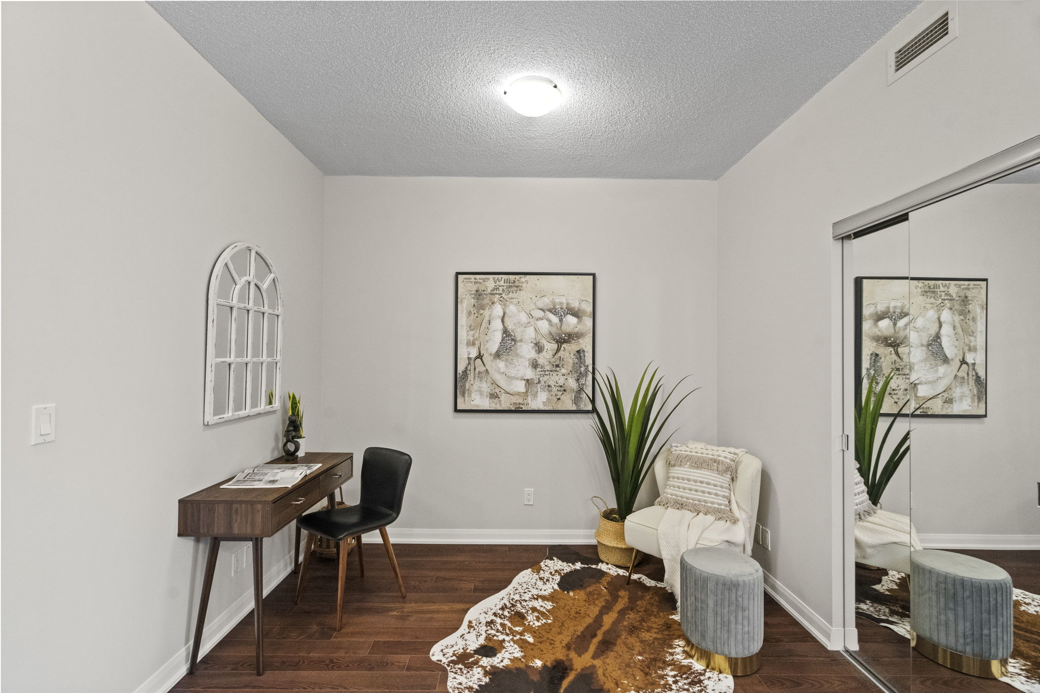 500 Sherbourne St 1011 Toronto, ON M4X 1L1