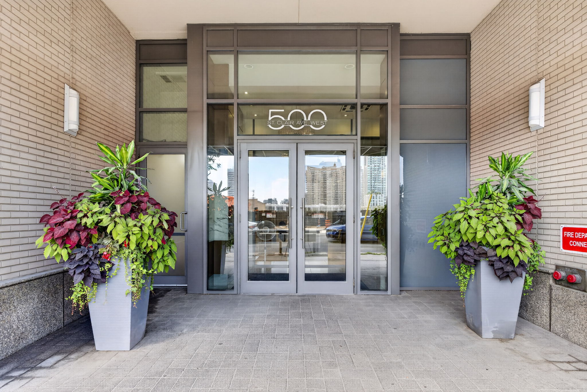 500 St Clair Ave W 1404 Toronto, ON M6C 1A8