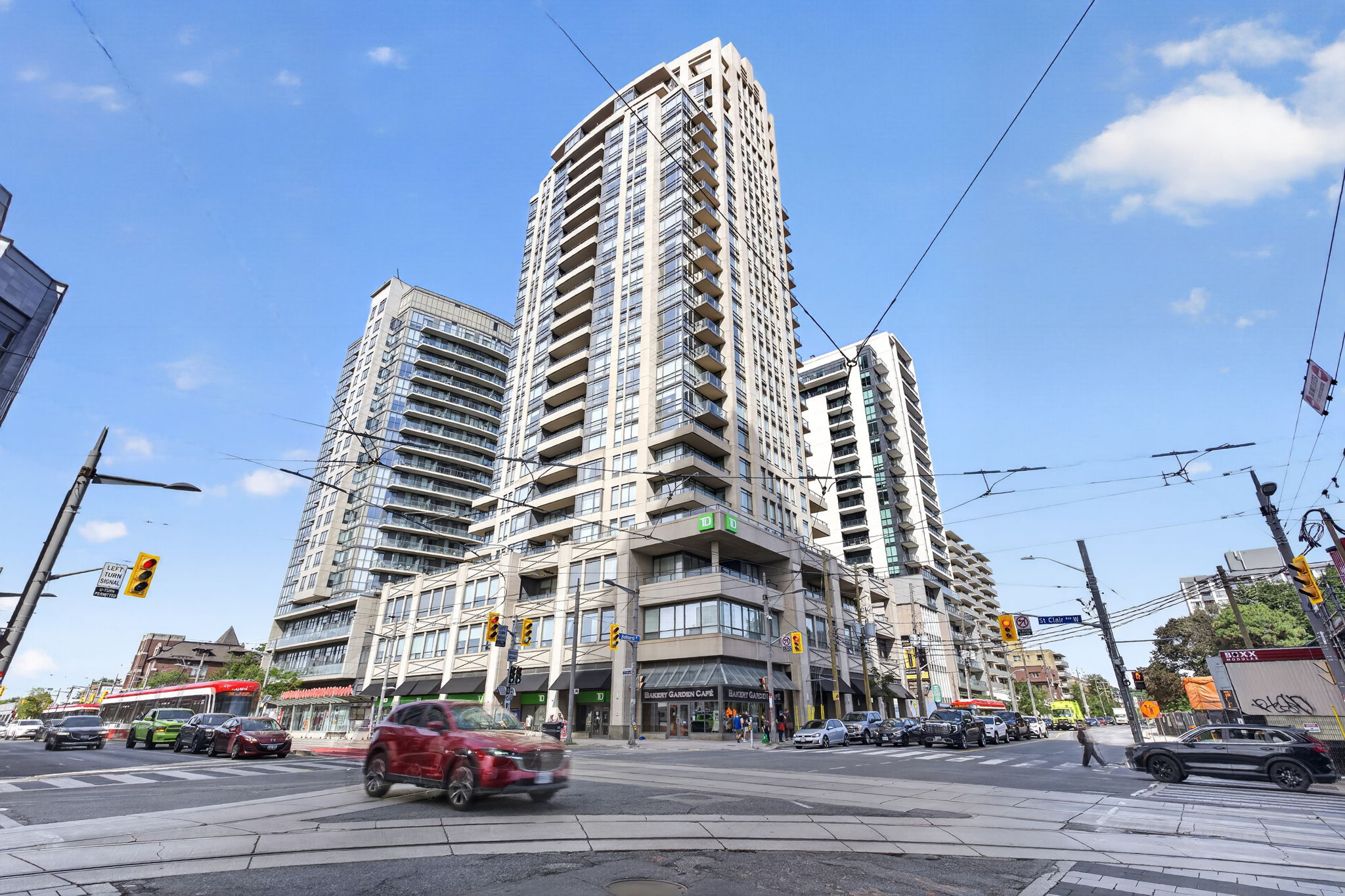 500 St Clair Ave W 1404 Toronto, ON M6C 1A8
