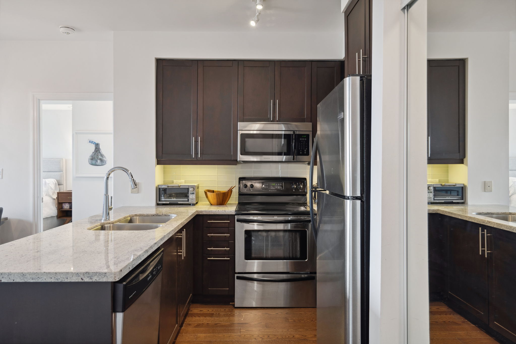 500 St Clair Ave W Suite 2007 Toronto, ON M6C 1A8