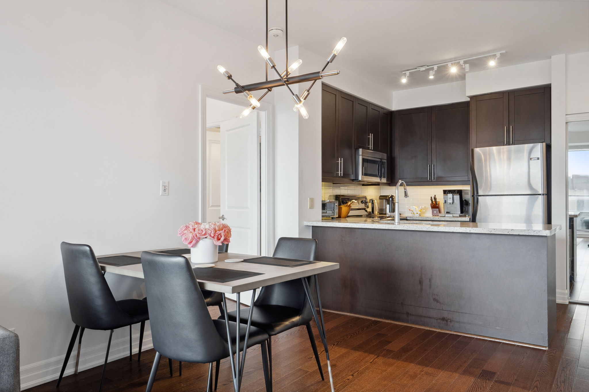 500 St Clair Ave W Suite 2007 Toronto, ON M6C 1A8